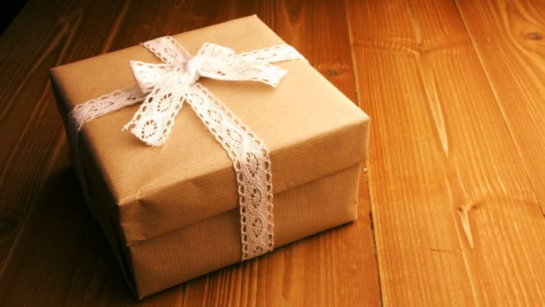 7-meaningful-gifts-for-someone-who-is-moving-away