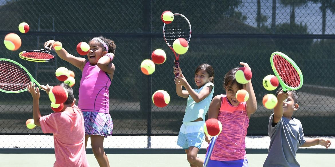 How to Choose the Best Tennis Holiday Camp for Kids?