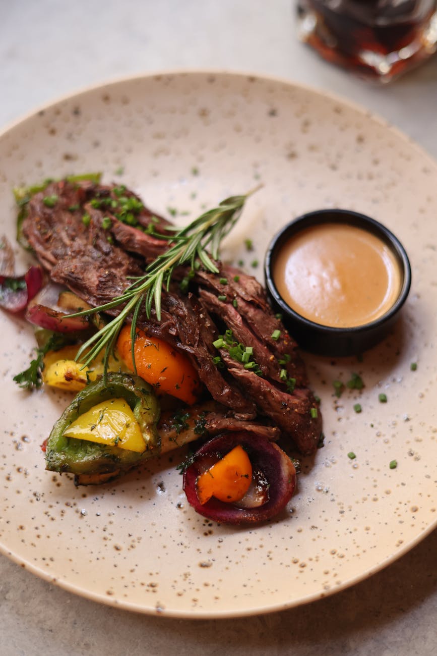 roasted lamb with vegetables and gravy